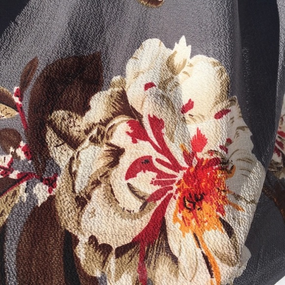 💕Floral Crepe Peony Inverted Pleat Midi - Picture 6 of 6